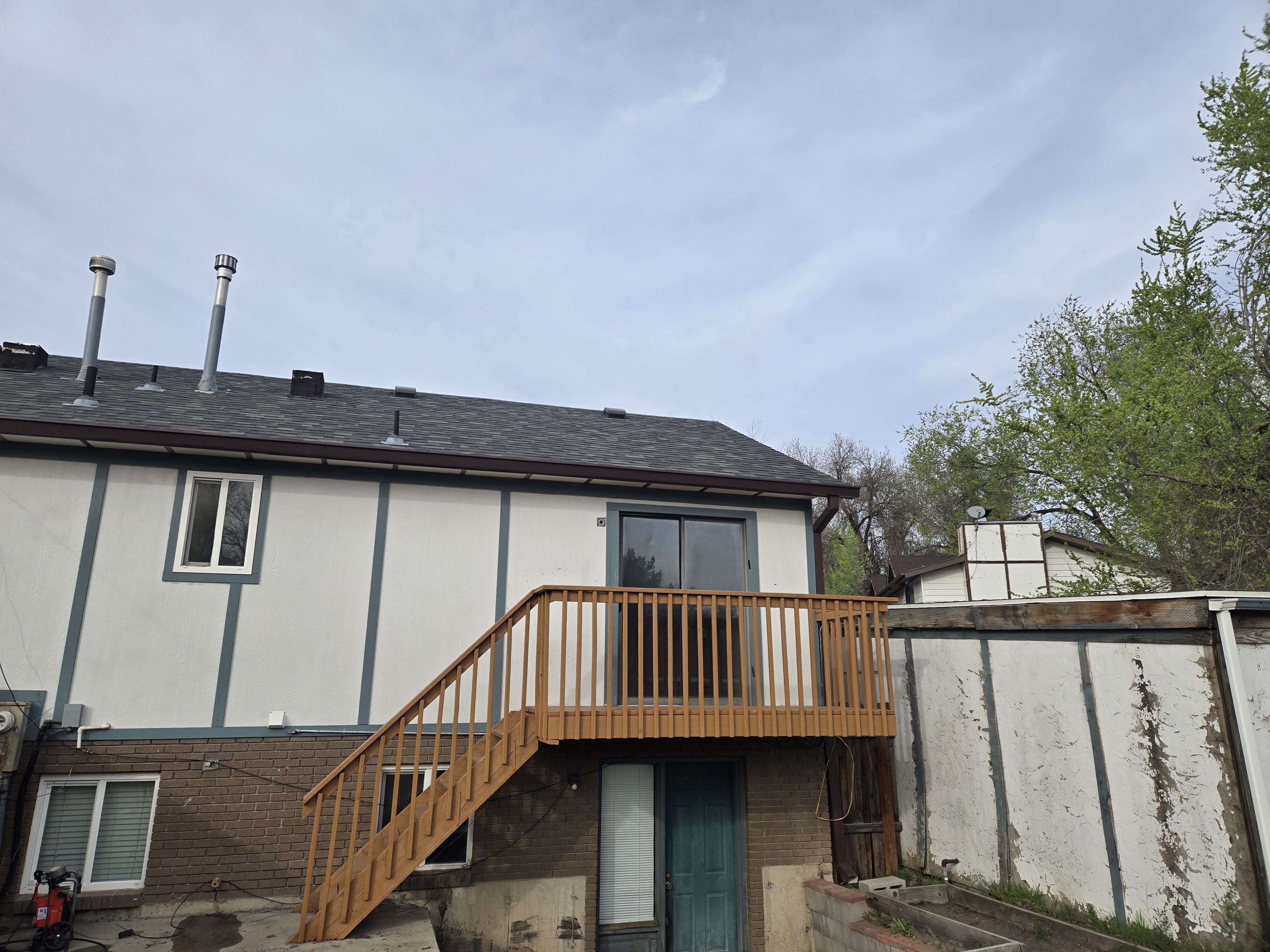 Carmen Court deck after — finished cedar deck